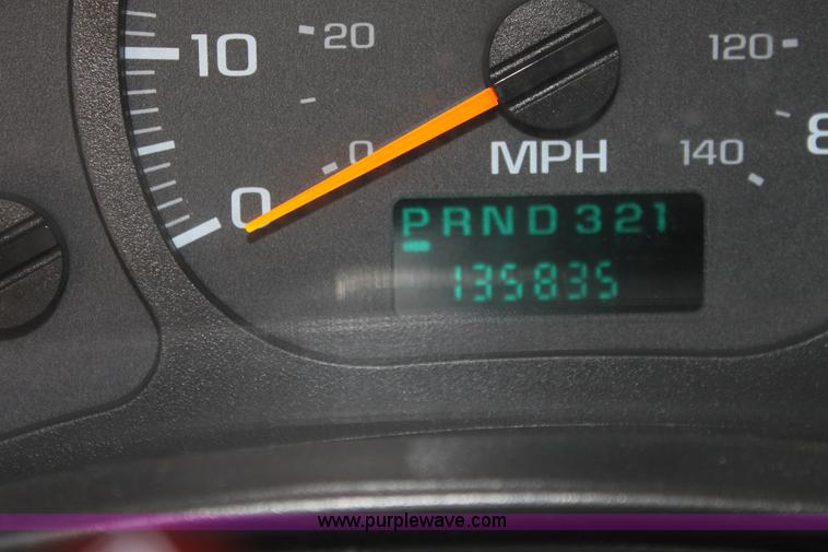 image for item E8377 2008 Chevrolet ambulance