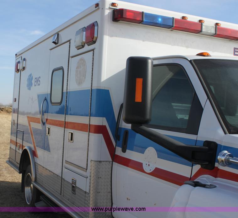 image for item E8377 2008 Chevrolet ambulance
