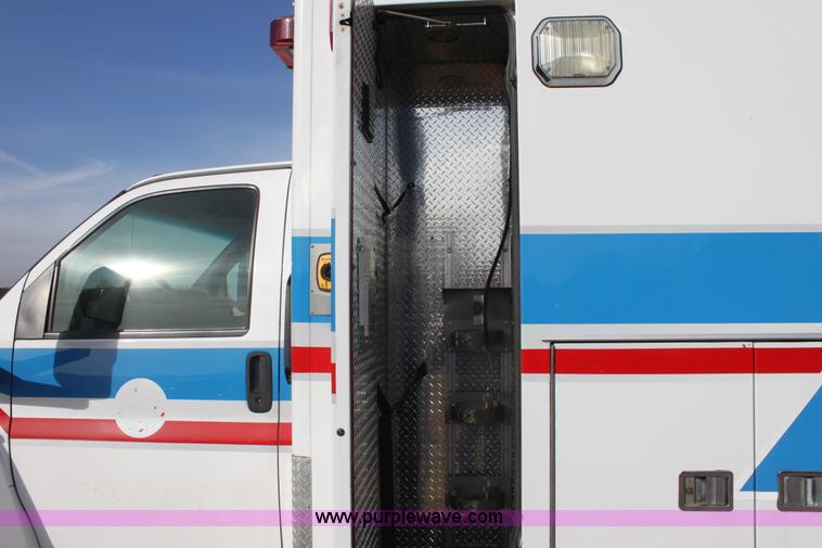 image for item E8377 2008 Chevrolet ambulance