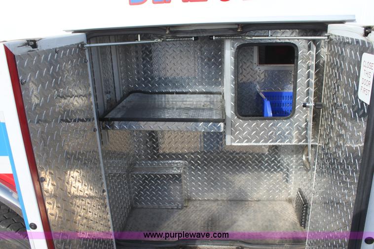 image for item E8377 2008 Chevrolet ambulance