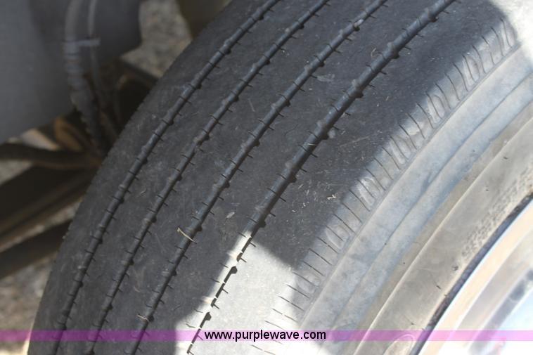 image for item E8377 2008 Chevrolet ambulance