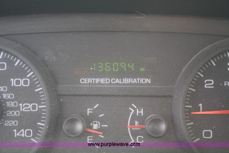 image for item F2894 2007 Ford Crown Victoria Police Interceptor