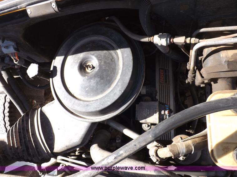 image for item F6372 1991 Chevrolet C60 school bus