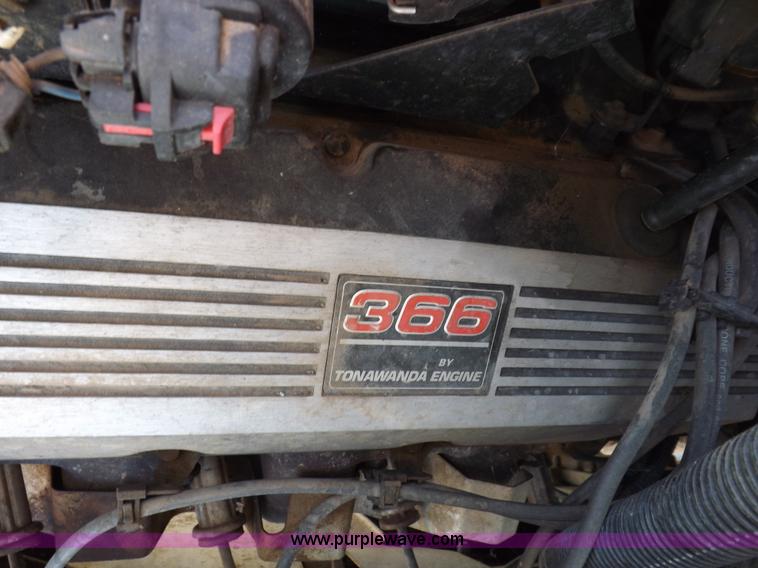 image for item F6372 1991 Chevrolet C60 school bus