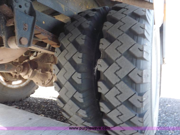 image for item F6372 1991 Chevrolet C60 school bus