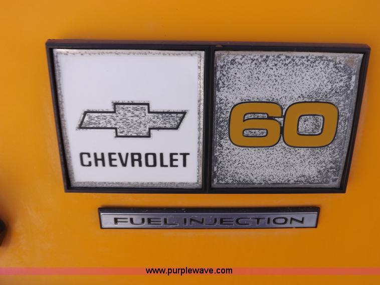 image for item F6372 1991 Chevrolet C60 school bus