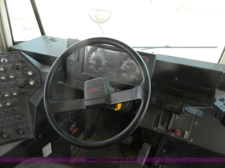 image for item G7603 1996 GMC Blue Bird school bus