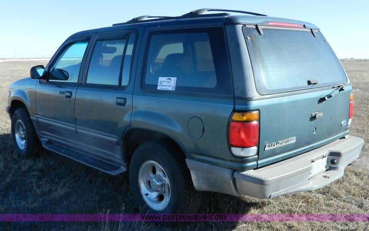 image for item G7605 1996 Ford Explorer SUV