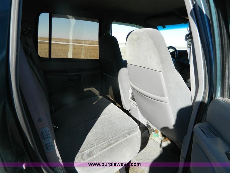 image for item G7605 1996 Ford Explorer SUV