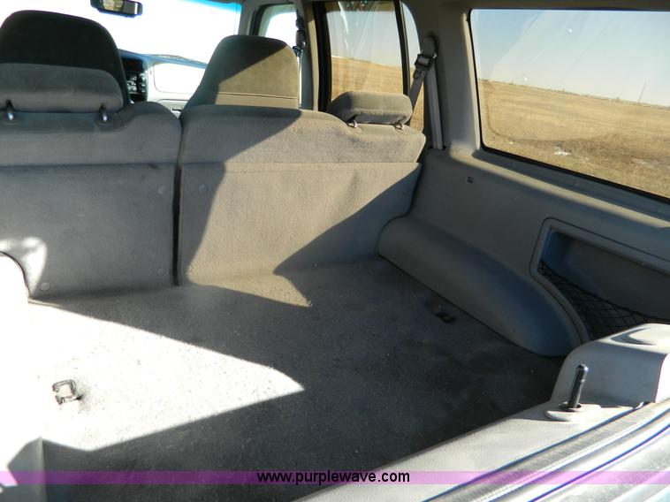 image for item G7605 1996 Ford Explorer SUV