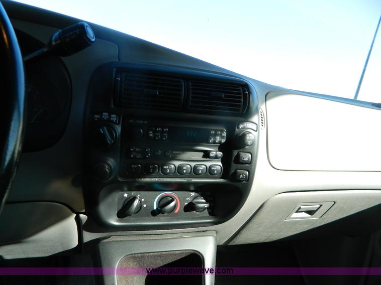 image for item G7605 1996 Ford Explorer SUV