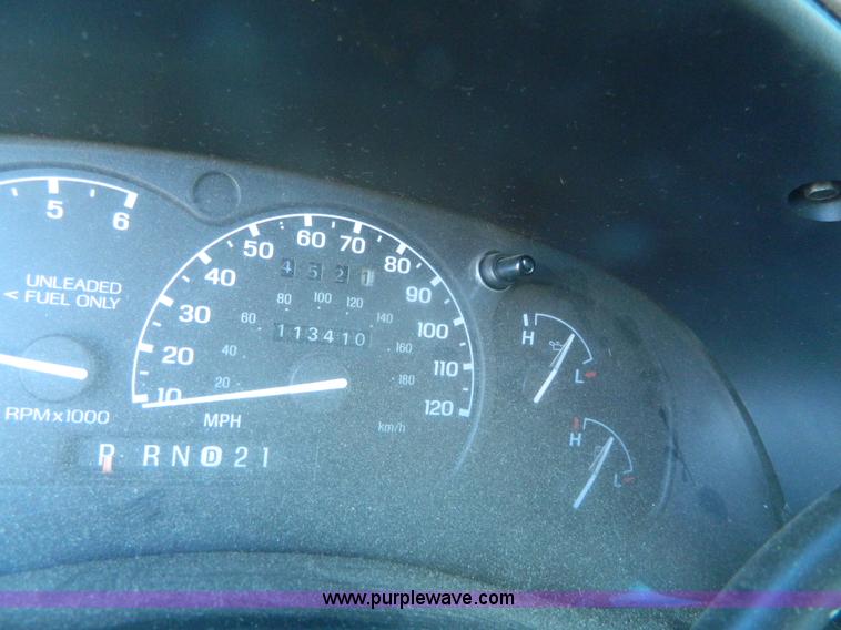 image for item G7605 1996 Ford Explorer SUV