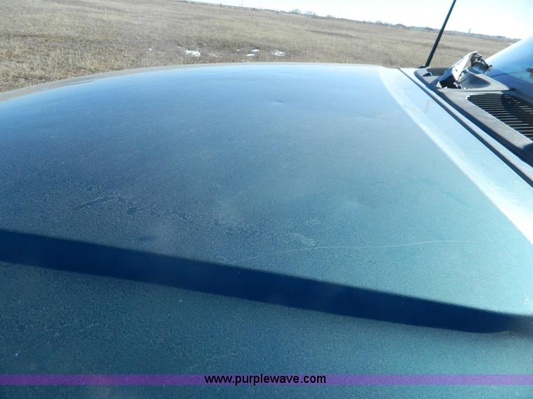 image for item G7605 1996 Ford Explorer SUV