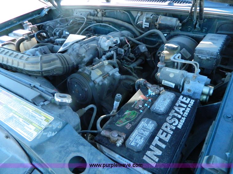 image for item G7605 1996 Ford Explorer SUV