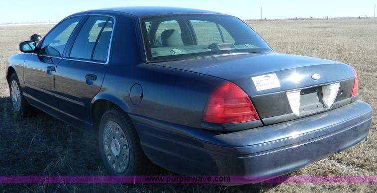 image for item G7606 2004 Ford Crown Victoria Police Interceptor