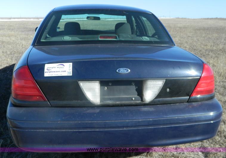 image for item G7606 2004 Ford Crown Victoria Police Interceptor