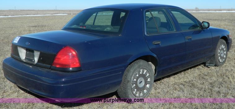 image for item G7606 2004 Ford Crown Victoria Police Interceptor