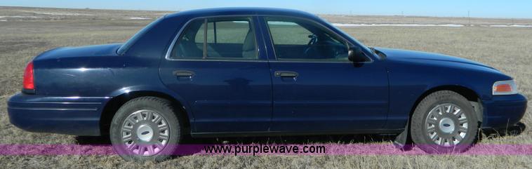 image for item G7606 2004 Ford Crown Victoria Police Interceptor