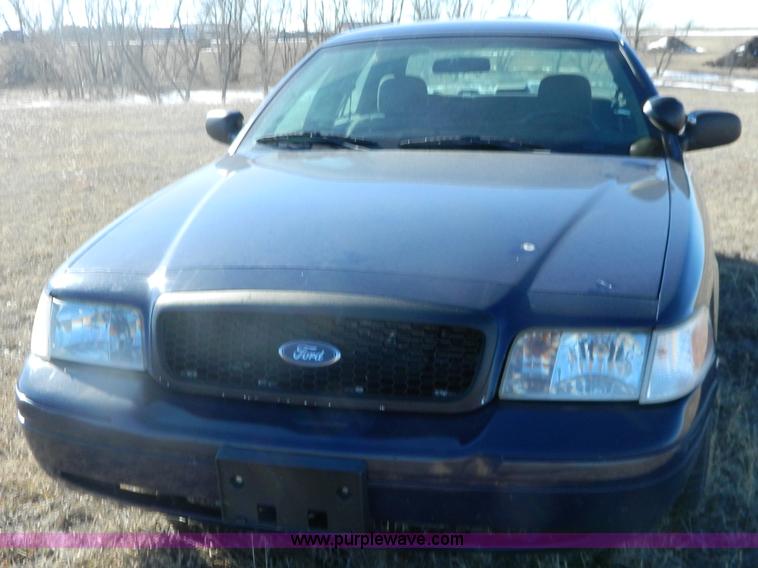 image for item G7606 2004 Ford Crown Victoria Police Interceptor