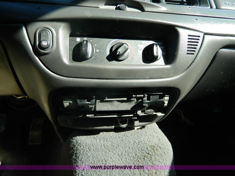 image for item G7606 2004 Ford Crown Victoria Police Interceptor