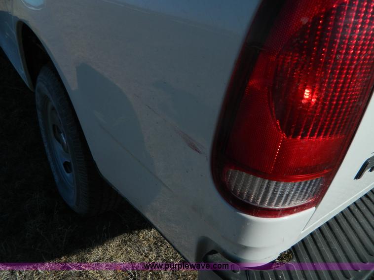 image for item G7607 1999 Ford F150 pickup truck