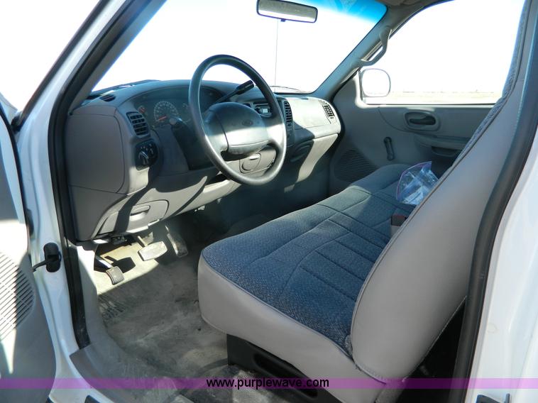 image for item G7607 1999 Ford F150 pickup truck
