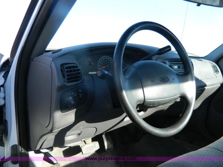 image for item G7607 1999 Ford F150 pickup truck
