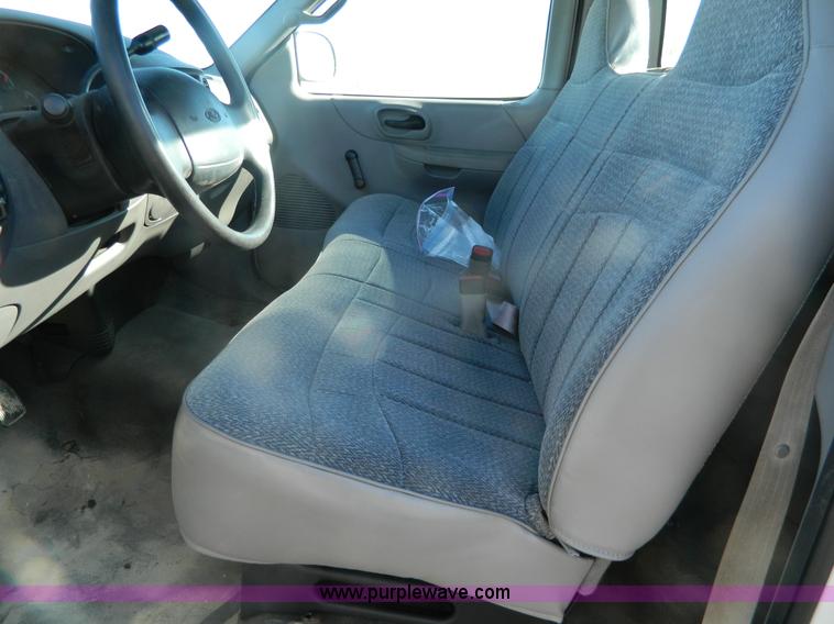 image for item G7607 1999 Ford F150 pickup truck