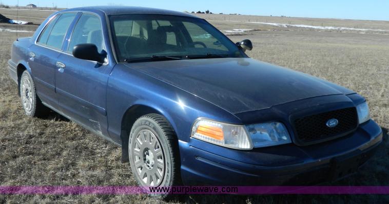 image for item G7608 2005 Ford Crown Victoria Police Interceptor