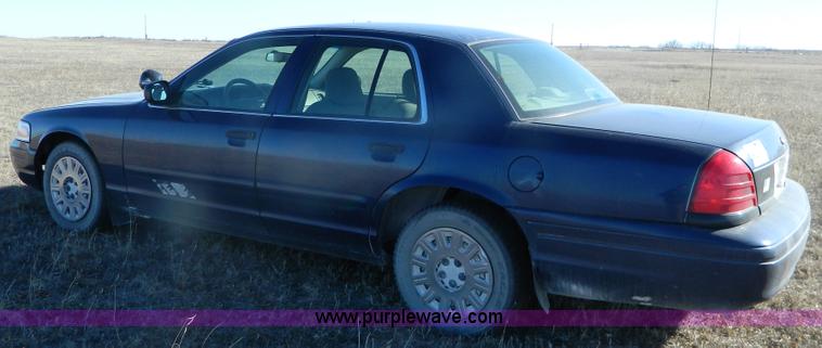 image for item G7608 2005 Ford Crown Victoria Police Interceptor