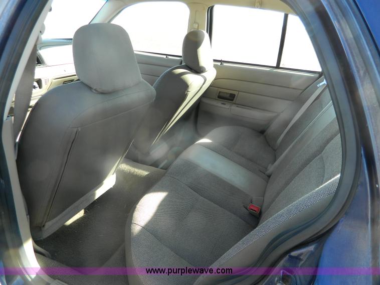 image for item G7608 2005 Ford Crown Victoria Police Interceptor