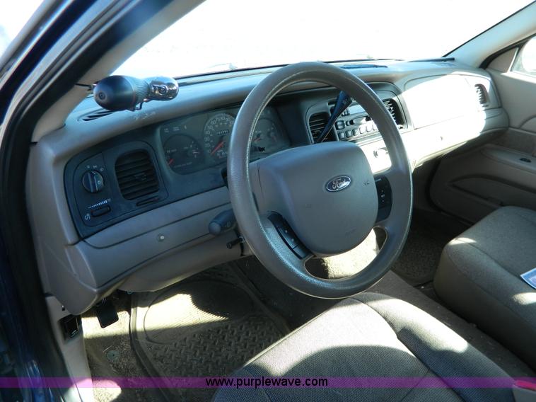 image for item G7608 2005 Ford Crown Victoria Police Interceptor