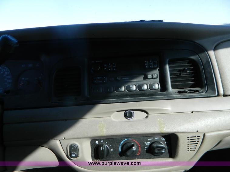 image for item G7608 2005 Ford Crown Victoria Police Interceptor