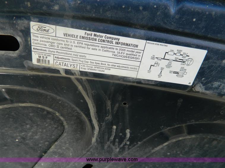 image for item G7608 2005 Ford Crown Victoria Police Interceptor