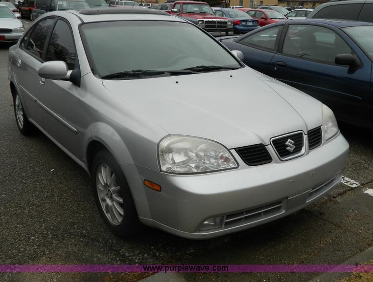 image for item G7676 2004 Suzuki Forenza