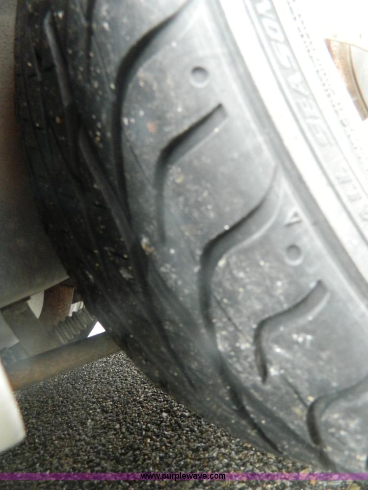 image for item G7676 2004 Suzuki Forenza