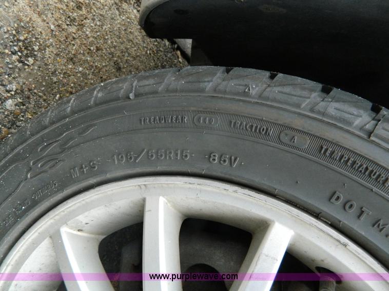 image for item G7676 2004 Suzuki Forenza