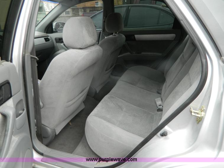 image for item G7676 2004 Suzuki Forenza