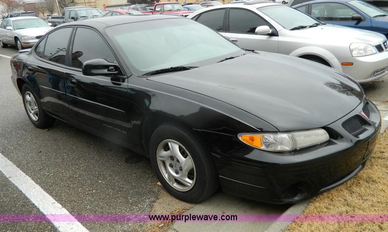 image for item G7682 2002 Pontiac Grand Prix SE