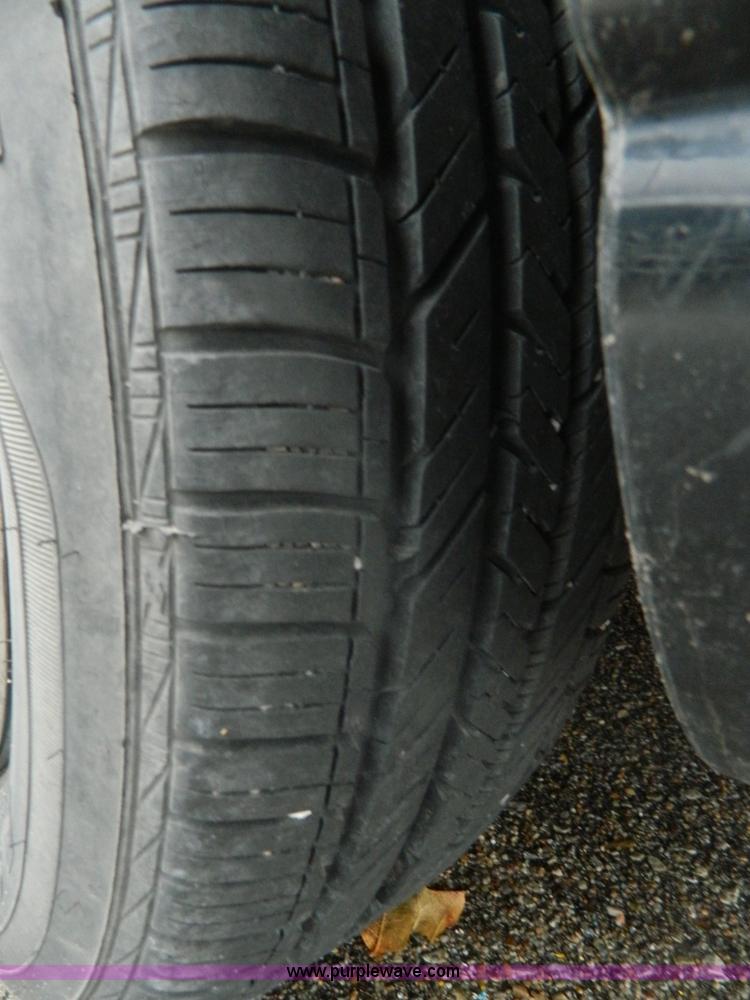 image for item G7682 2002 Pontiac Grand Prix SE