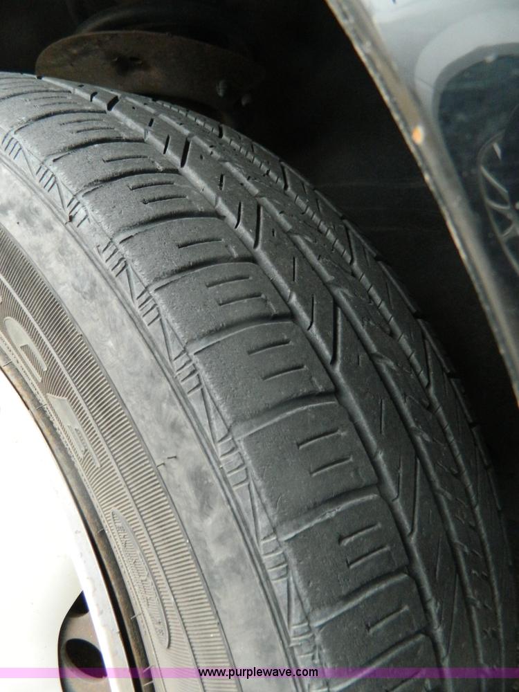 image for item G7682 2002 Pontiac Grand Prix SE