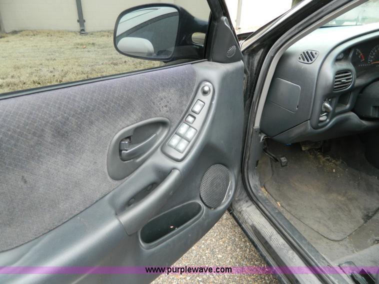 image for item G7682 2002 Pontiac Grand Prix SE