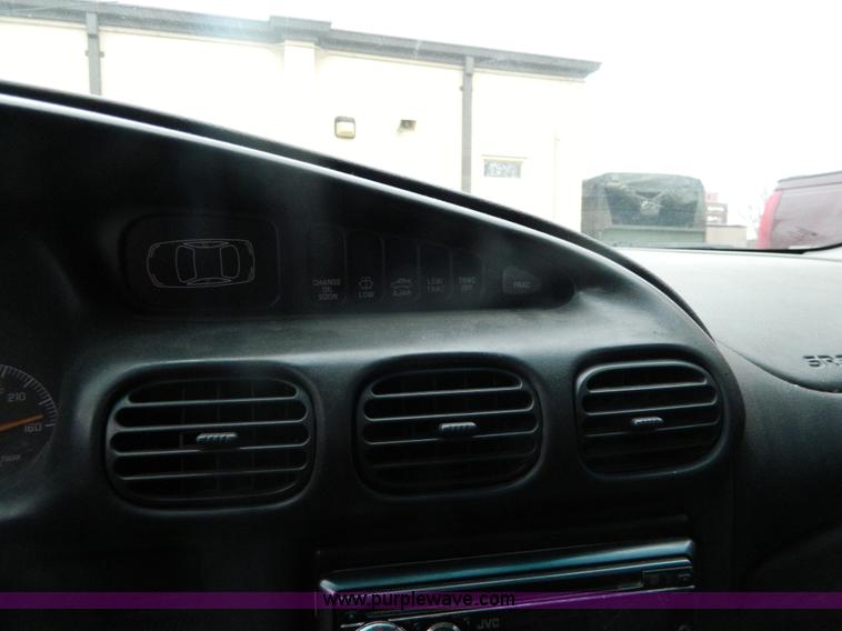 image for item G7682 2002 Pontiac Grand Prix SE