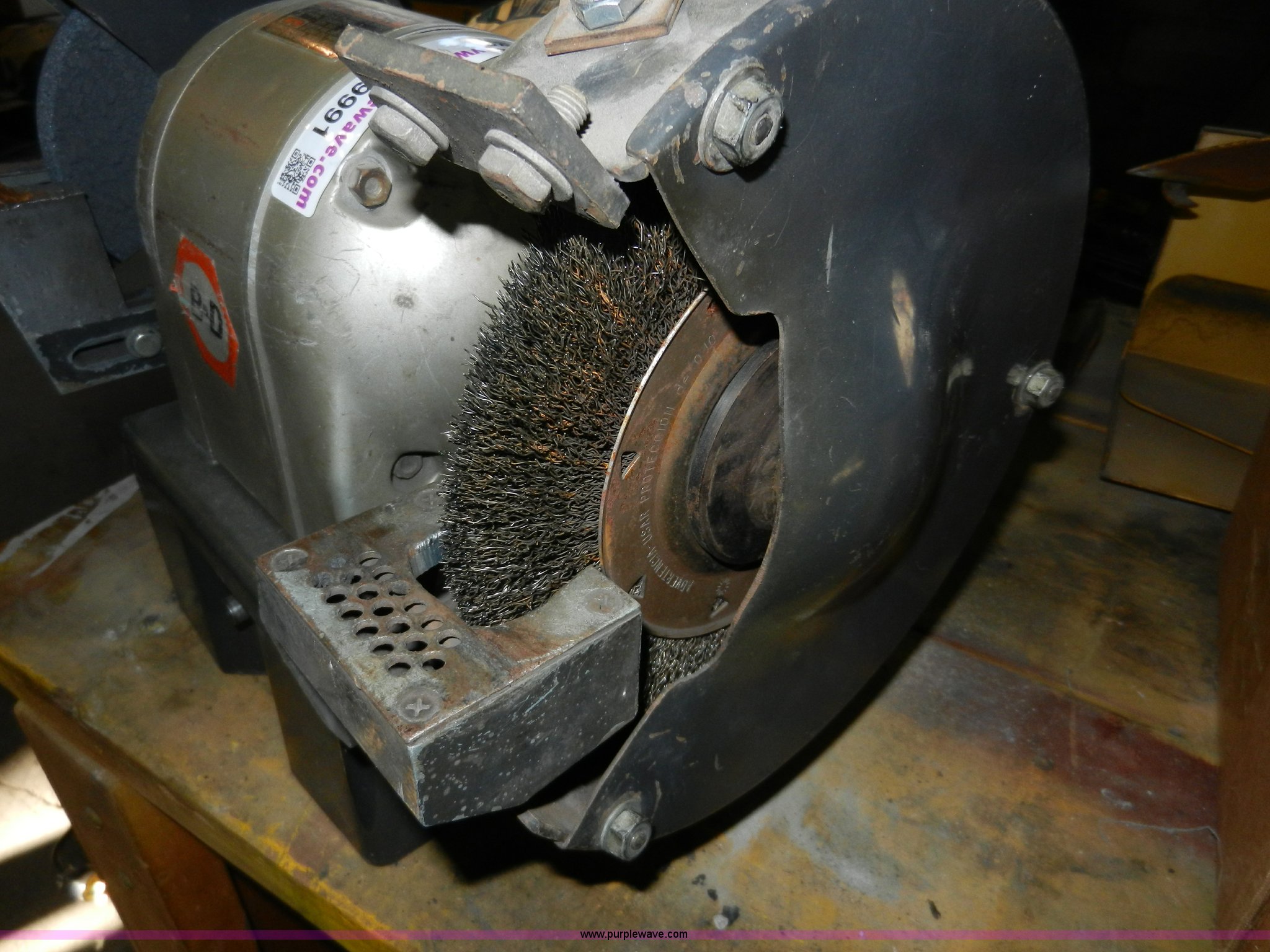 B&D bench grinder in Ottawa, KS Item C9991 sold Purple Wave
