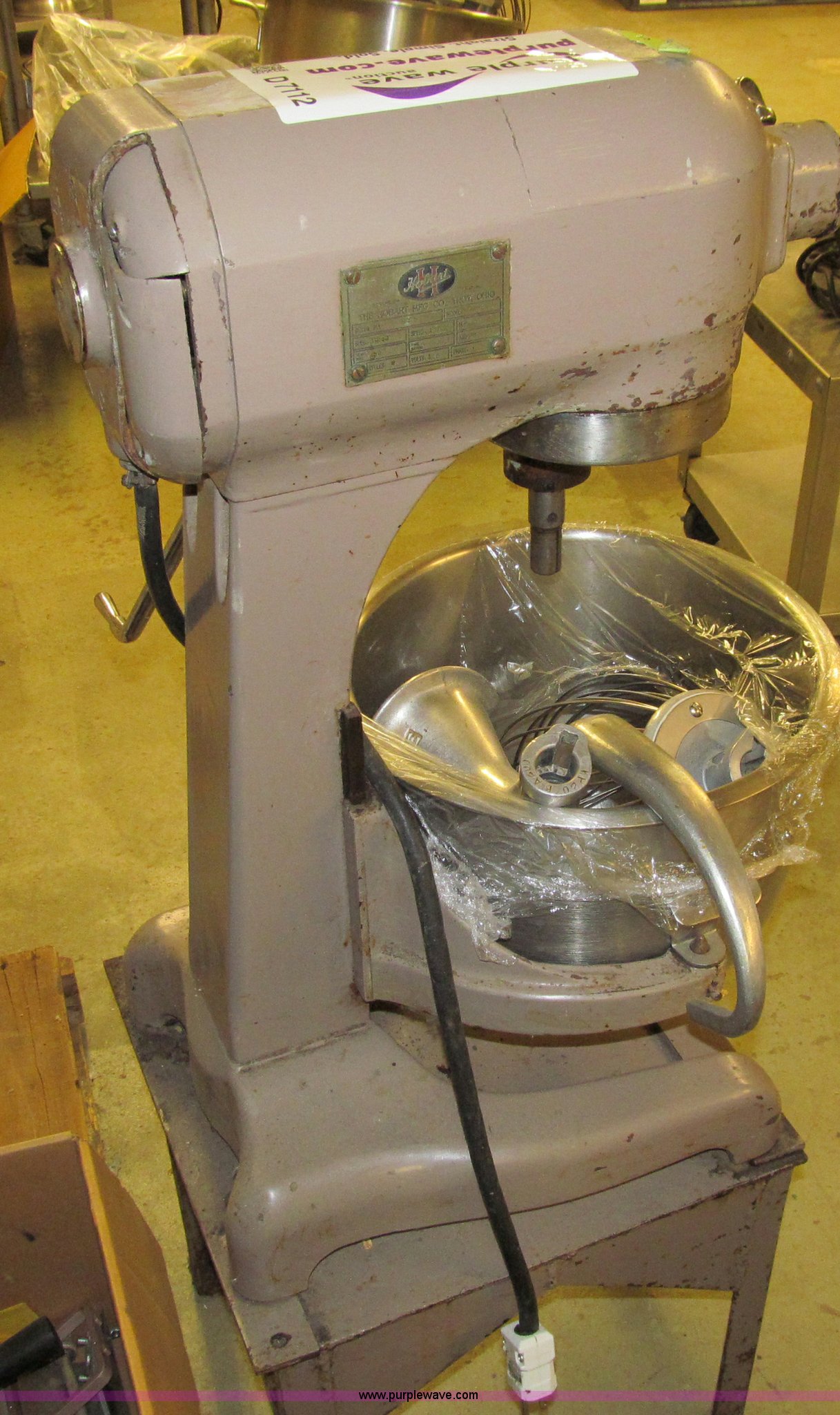 Hobart commercial mixer in Des Moines, IA Item D7112 sold Purple Wave