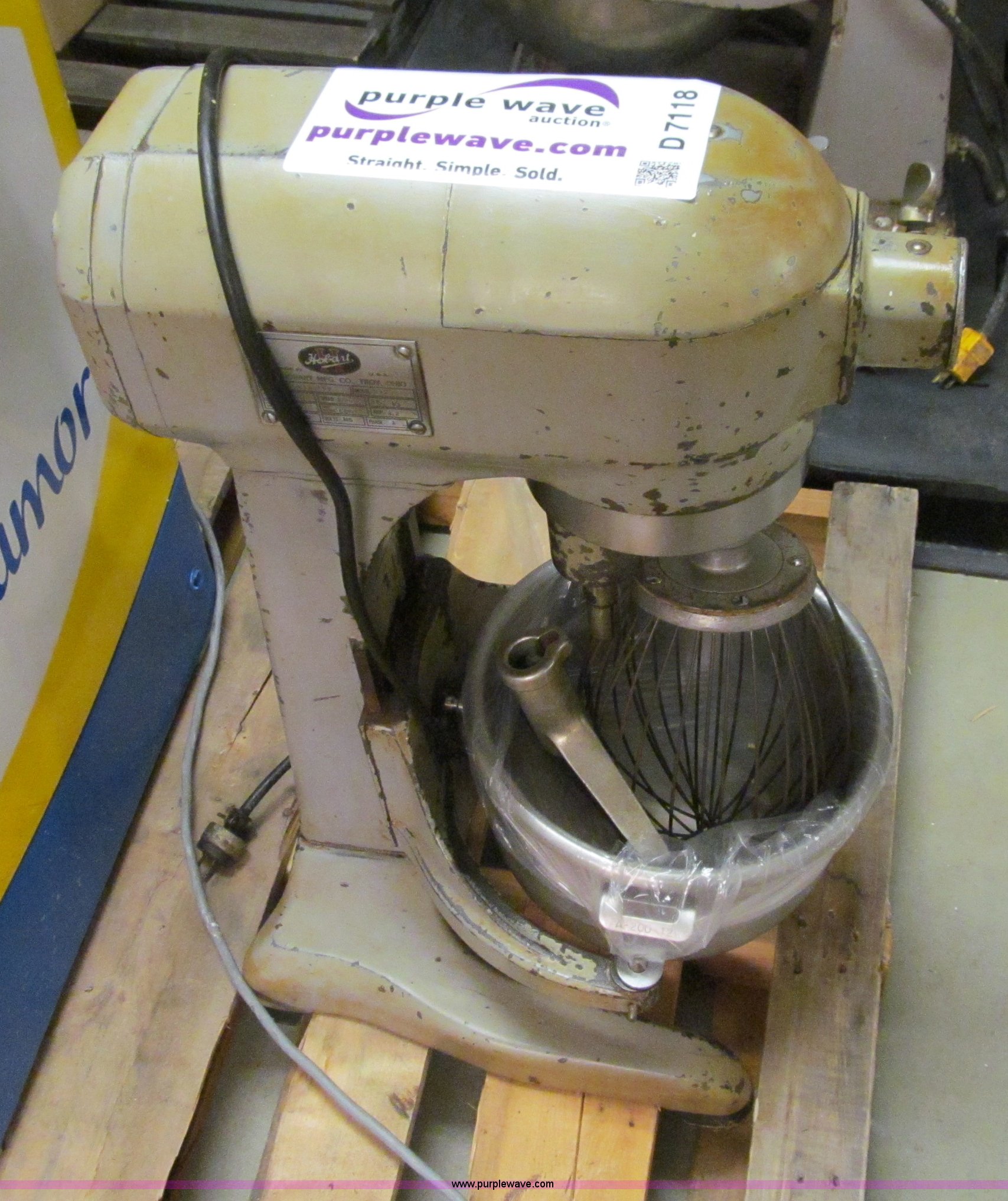 Hobart commercial mixer in Des Moines, IA Item D7118 sold Purple Wave