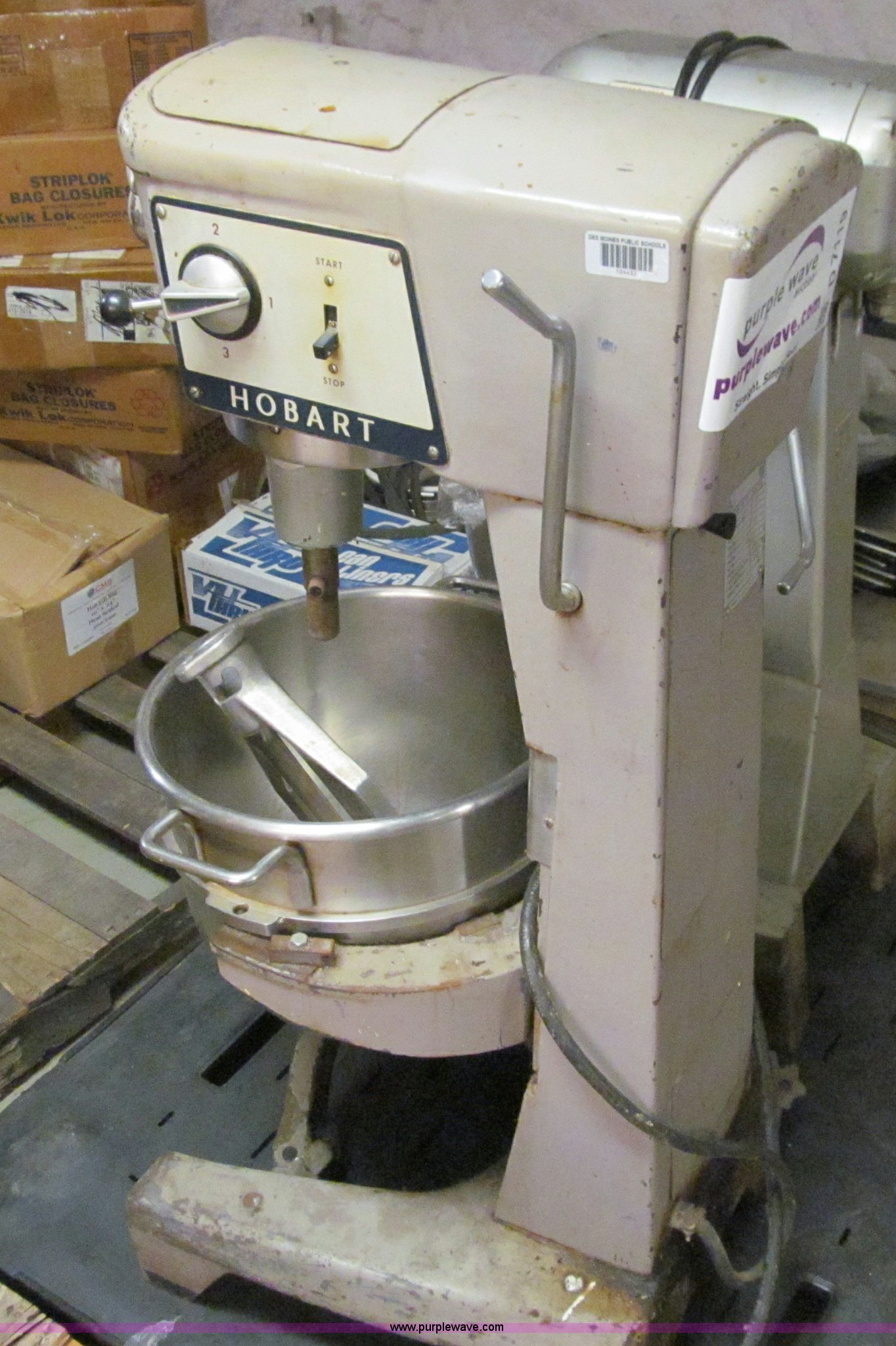 Hobart commercial mixer in Des Moines, IA Item D7119 sold Purple Wave