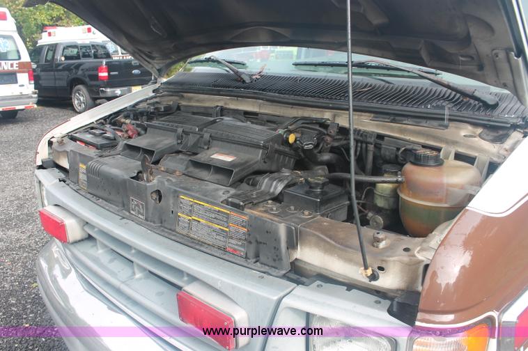 image for item C2914 1997 Ford Econoline E350 Super Duty ambulance van