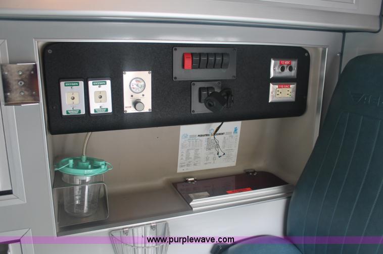 image for item C2914 1997 Ford Econoline E350 Super Duty ambulance van