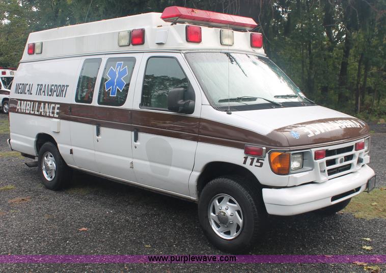 image for item C2915 2003 Ford Econoline E350 Super Duty ambulance van